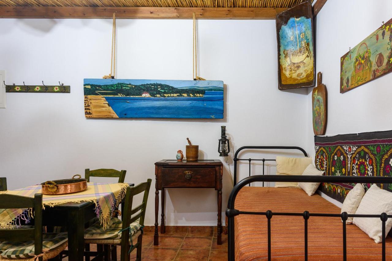 Eros Pittoresque Retreats - Perfect Location, Panoramic Seaview Koroni  Luaran gambar