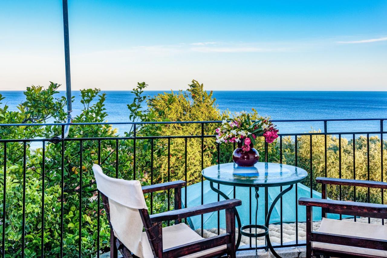 Eros Pittoresque Retreats - Perfect Location, Panoramic Seaview Koroni  Luaran gambar